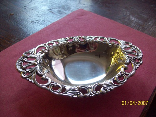Silverplate oval dish - , raimond